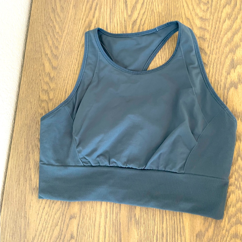 Lululemon high neck Wunder train bra